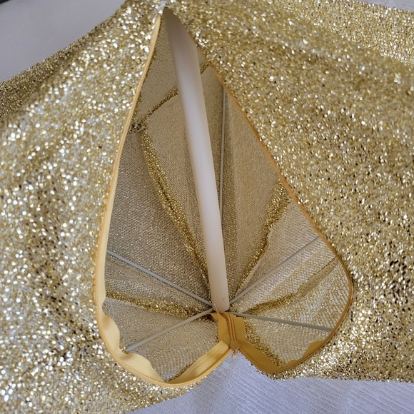 Large (32-Inch) Gorgeous Gold Holiday Star - Picture 2 of 4